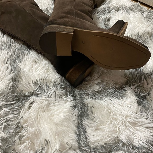 Over the knee Suede Boots - Picture 5 of 8